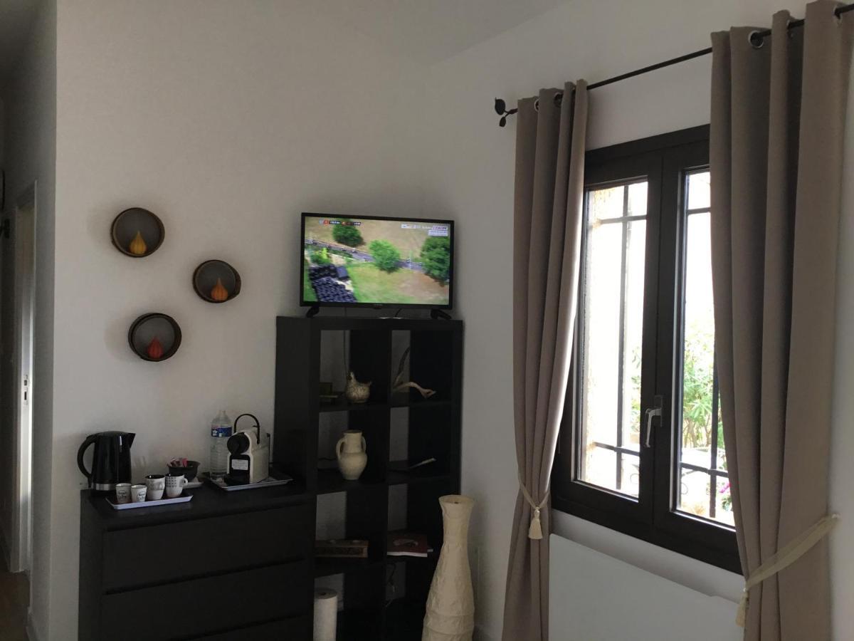 Apartament Petit Cocon Dans Le Luberon Lauris Zewnętrze zdjęcie